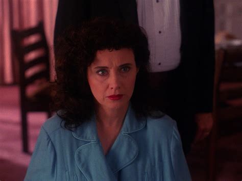 mary jo deschanel twin peaks.